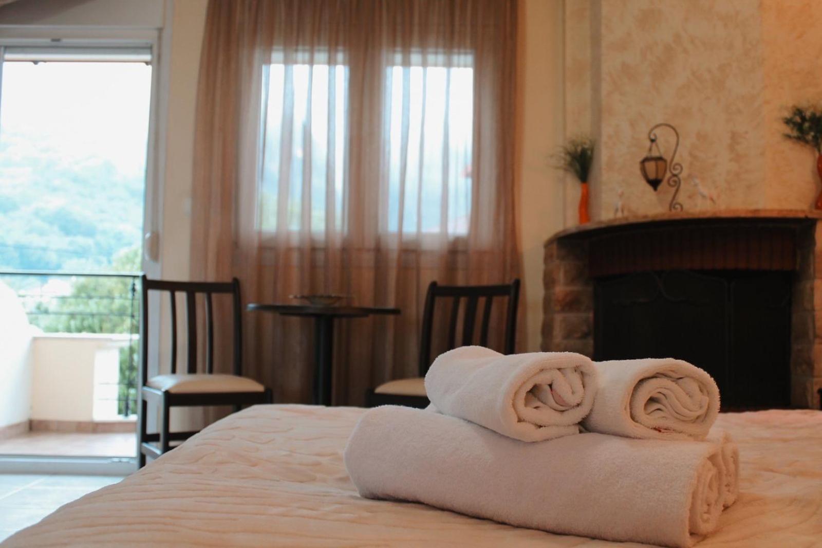 Enastron Hotel Káto Loutrákion المظهر الخارجي الصورة